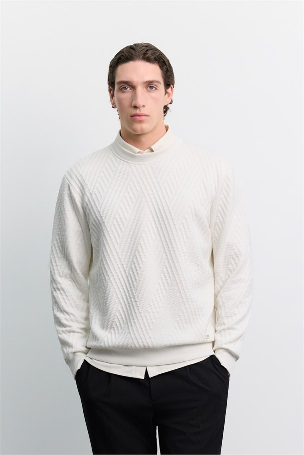 Ekru Bisiklet Yaka Kolay Ütülenen Jakarlı Sweatshirt