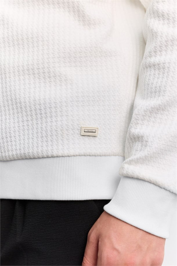 Ekru Bisiklet Yaka Kolay Ütülenen Jakarlı Sweatshirt