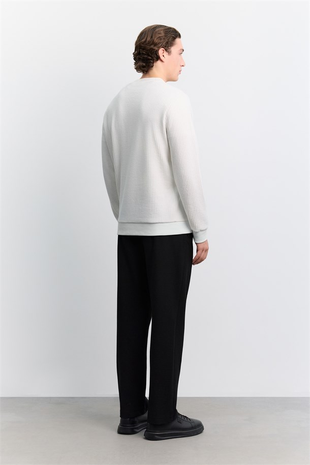 Ekru Bisiklet Yaka Kolay Ütülenen Jakarlı Sweatshirt