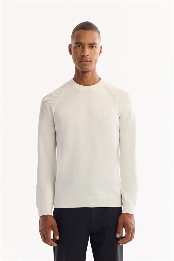 Ekru Bisiklet Yaka Dokulu Triko Kazak