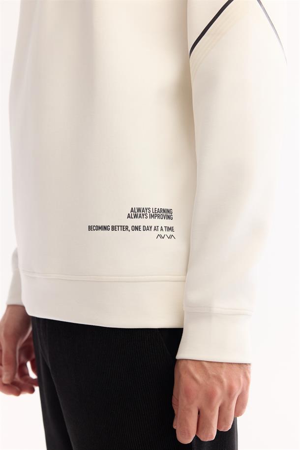 Ekru Bisiklet Yaka Kolay Ütülenen Bi-Stretch Baskılı Sweatshirt