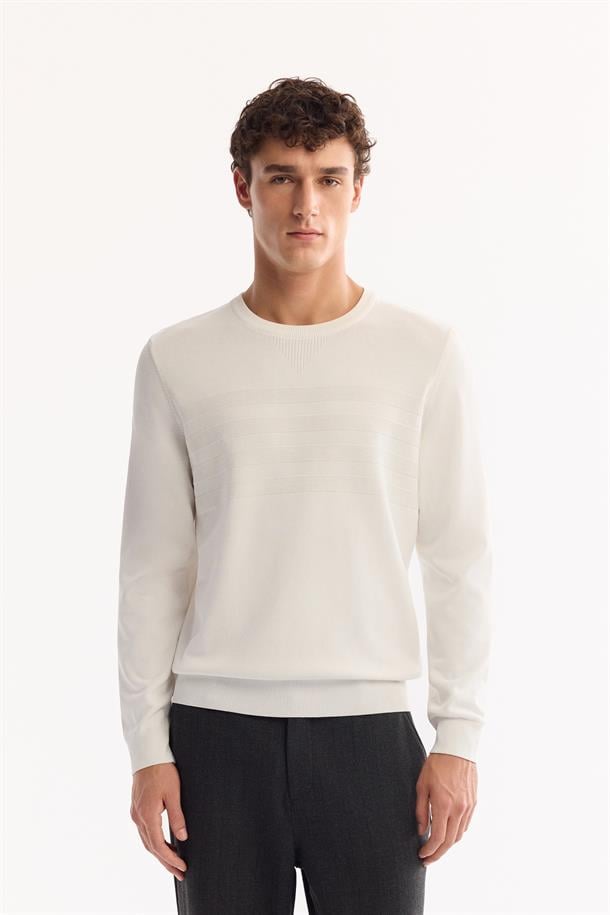 Ekru Bisiklet Yaka Rayon Tüylenmeyen Dokulu Triko Kazak