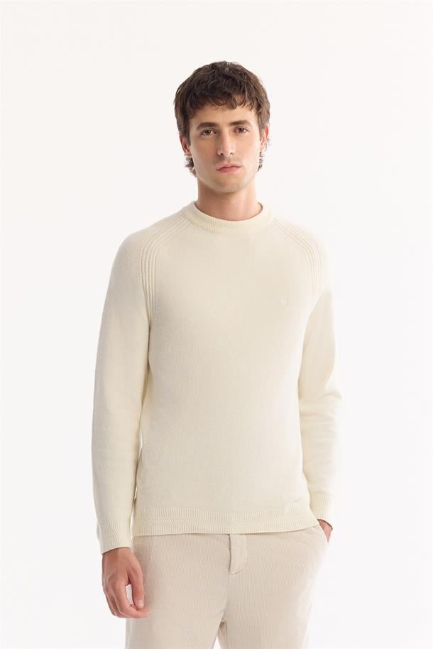 Ekru Bisiklet Yaka Soft Touch Dokulu Triko Kazak