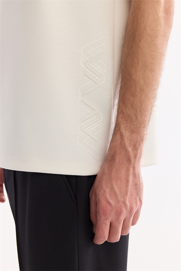 Ekru Bisiklet Yaka Baskılı İnterlok T-Shirt
