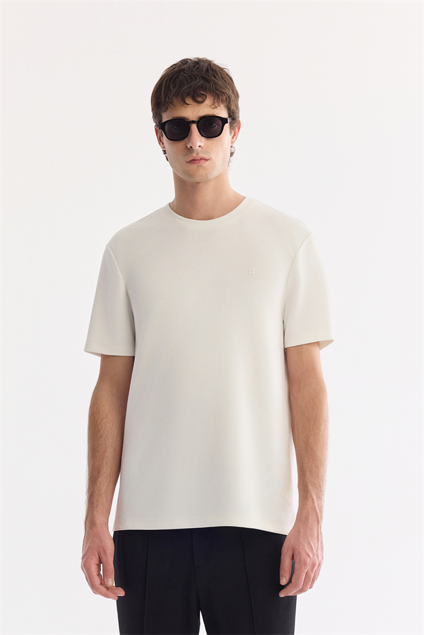 Ekru Bisiklet Yaka Baskılı İnterlok T-Shirt