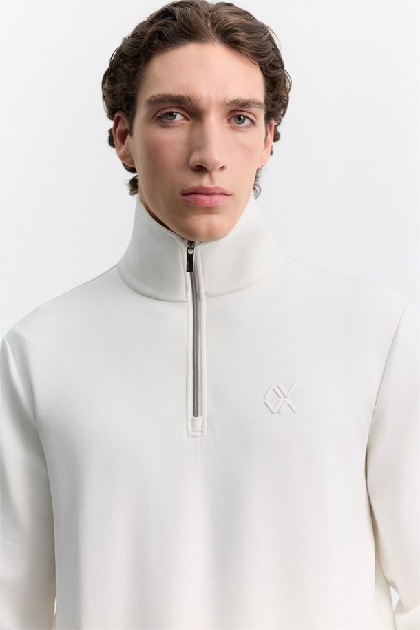 Ekru Dik Yaka Fermuarlı Baskılı Kolay Ütülenen İnterlok Sweatshirt