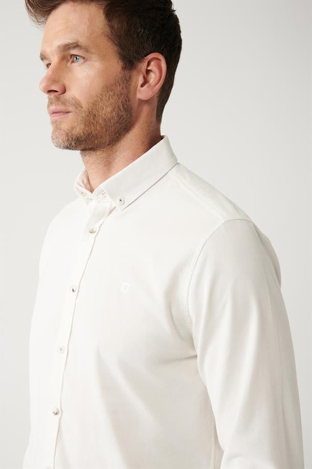 Ekru Düğmeli Yaka %100 Pamuk Soft Touch Kadife Gömlek