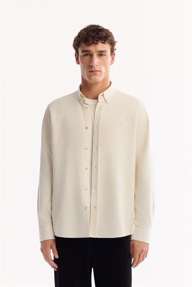 Ekru Düğmeli Yaka Pamuklu Soft Touch Gömlek