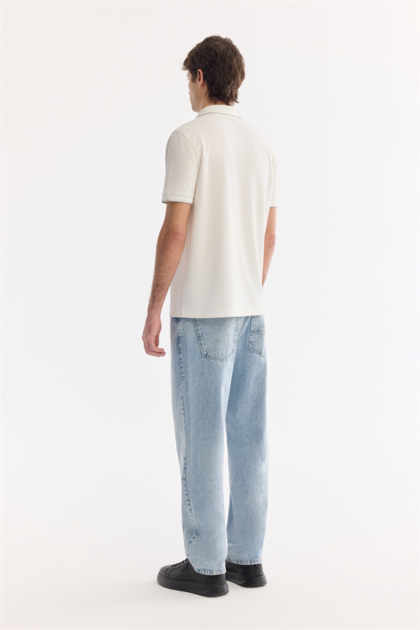 Ekru Polo Yaka Düğmesiz Kolay Ütülenen T-Shirt