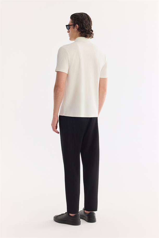 Ekru Kıvrılmaz Polo Yaka Fermuarlı %100 Pamuk Basic T-Shirt
