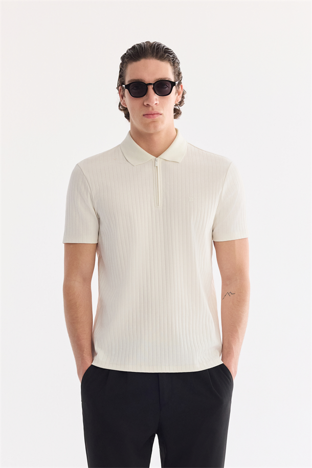 Ekru Kıvrılmaz Polo Yaka Fermuarlı %100 Pamuk Basic T-Shirt