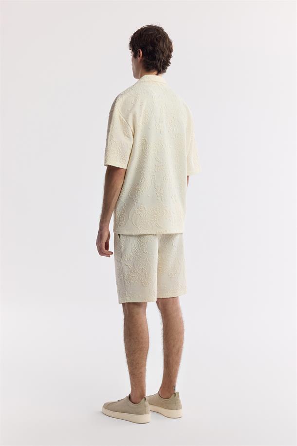 Ekru Apaj Yaka Pamuklu Jakarlı Kısa Kol Gömlek