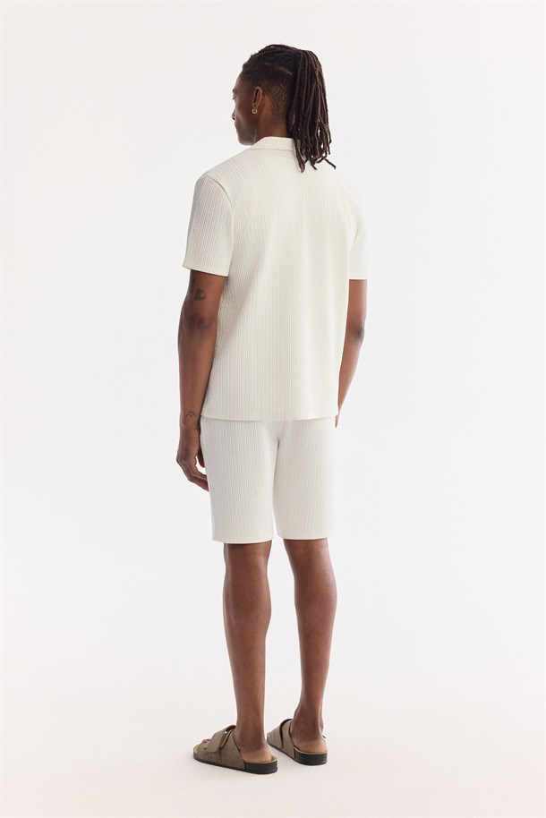 Ekru Apaj Yaka Düğmeli Kısa Kol Gömlek