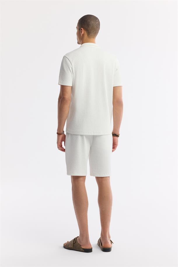 Ekru Apaj Yaka Pamuklu Kısa Kol Gömlek