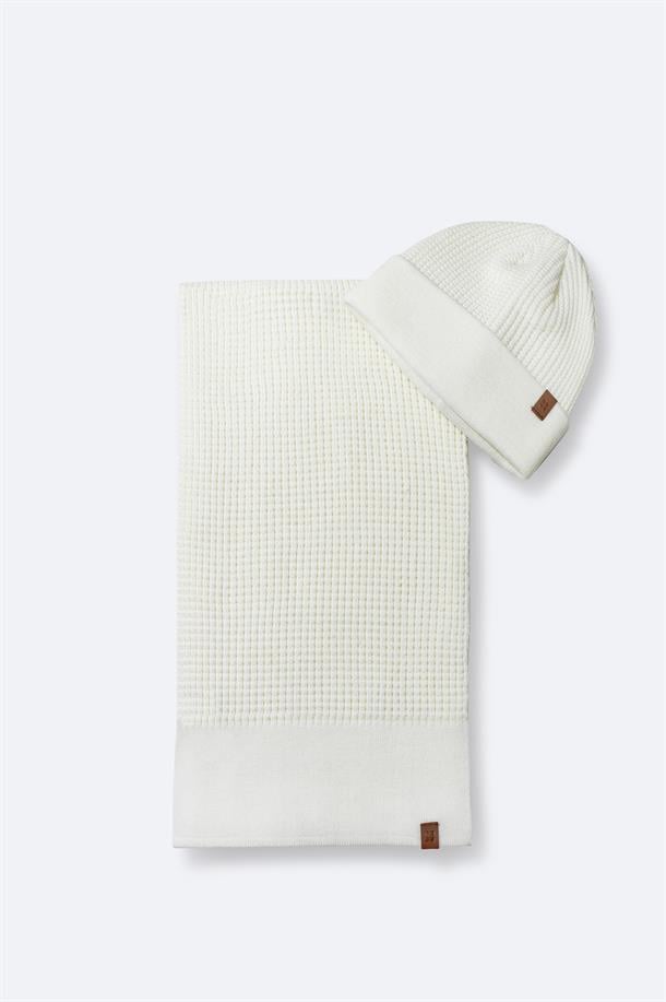 Ekru Jakarlı Triko Atkı Bere Takımı