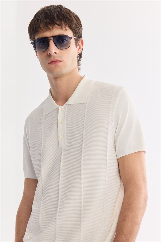 Ekru Polo Yaka Düğmeli Triko T-Shirt