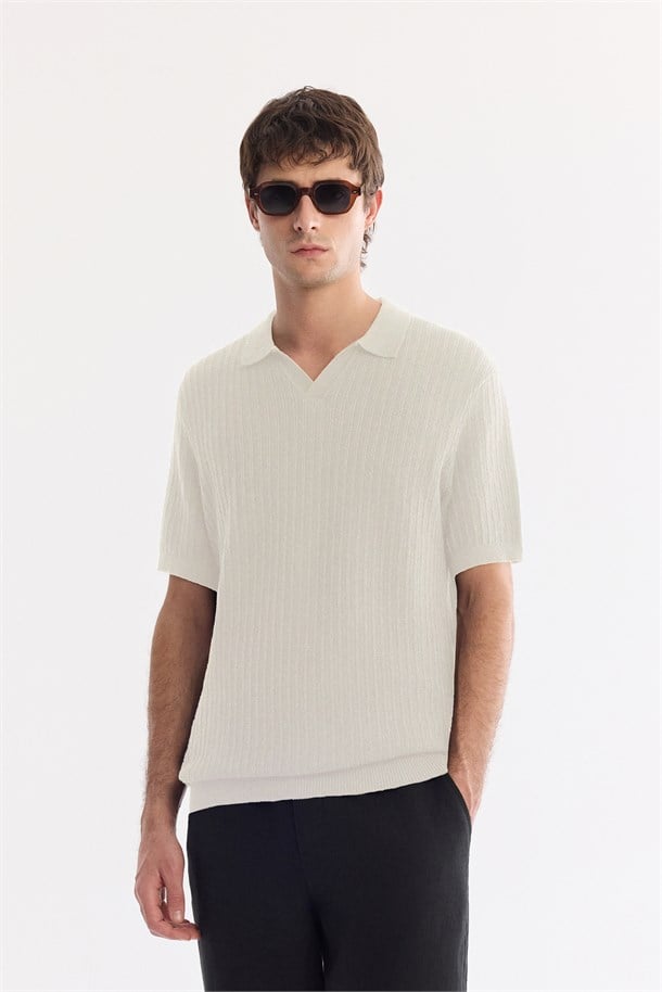 Ekru Polo Yaka Düğmesiz Soft Touch Triko T-Shirt