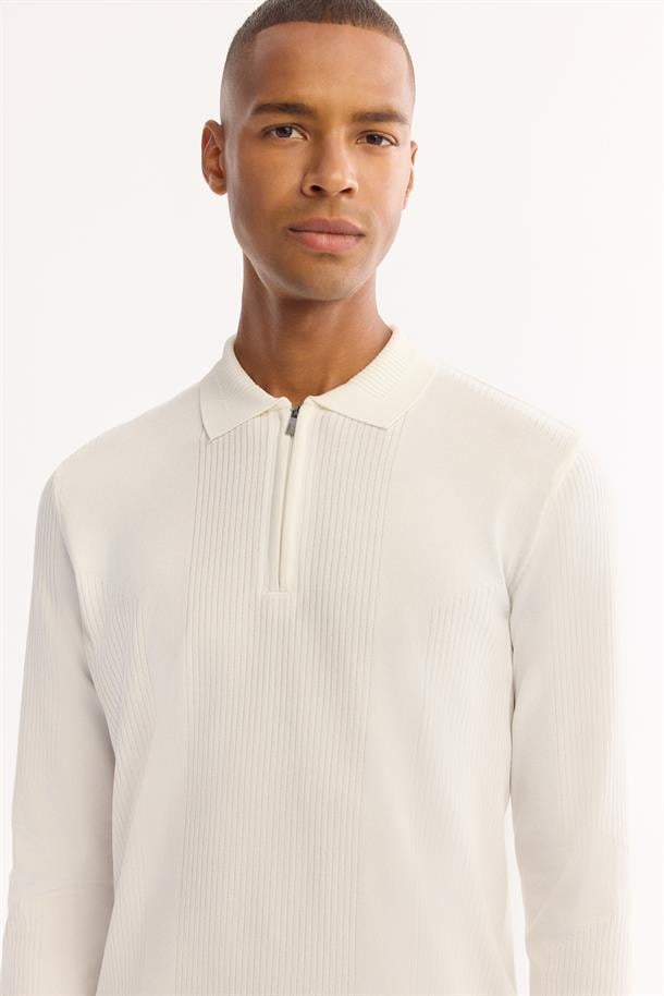 Ekru Polo Yaka Fermuarlı Rayon Tüylenmeyen Dokulu Triko Kazak