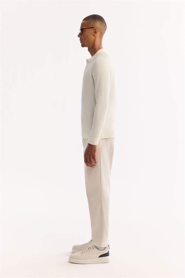 Ekru Polo Yaka Düğmeli Soft Touch Dokulu Triko Kazak