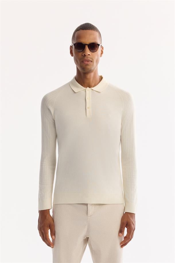 Ekru Polo Yaka Düğmeli Soft Touch Dokulu Triko Kazak