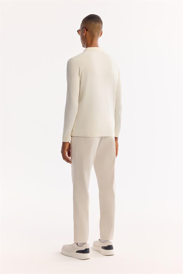 Ekru Polo Yaka Düğmeli Soft Touch Dokulu Triko Kazak