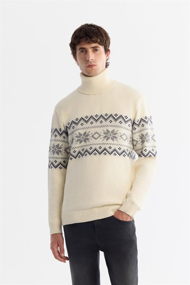 Ekru Tam Balıkçı Yaka Kar Desenli Soft Touch Triko Kazak