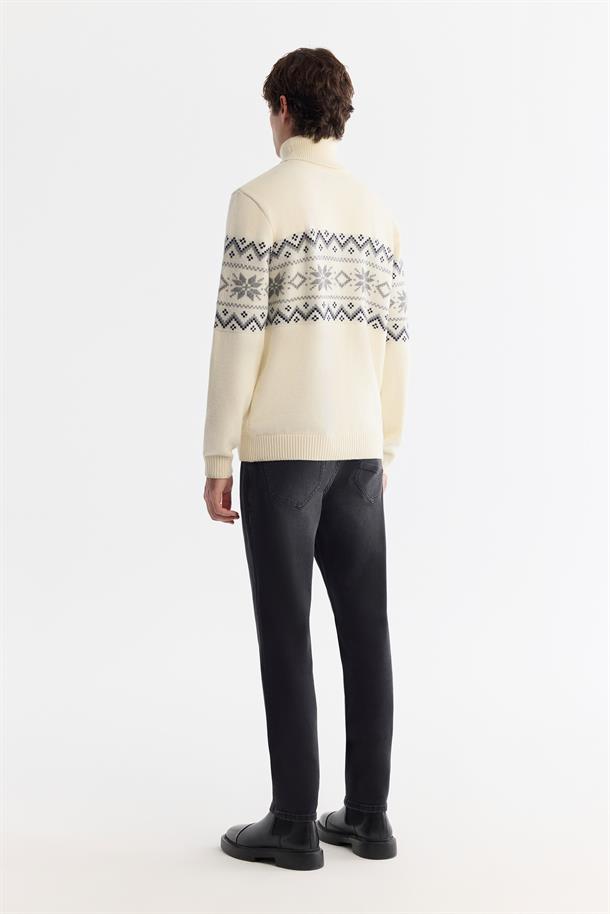 Ekru Tam Balıkçı Yaka Kar Desenli Soft Touch Triko Kazak