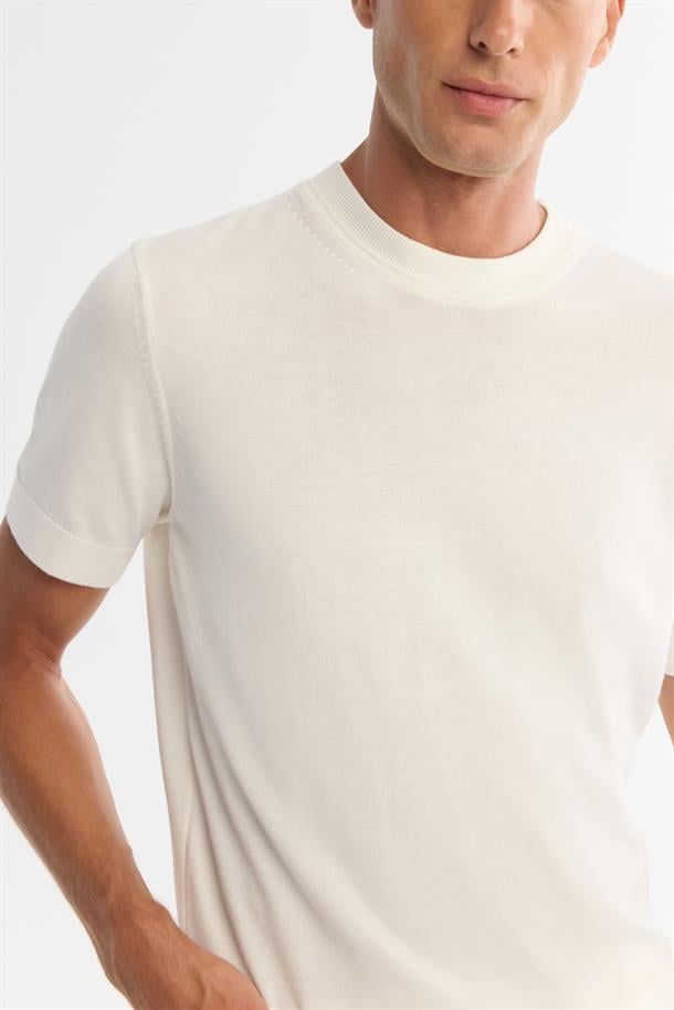 Ekru Yarım Balıkçı Yaka Kısa Kollu Triko T-Shirt