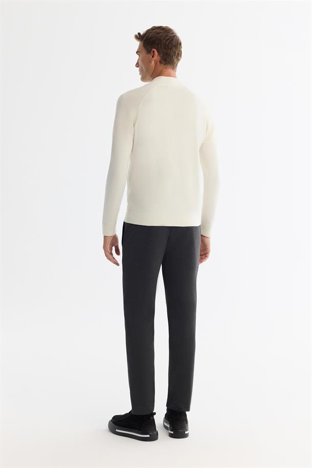 Ekru Yarım Balıkçı Yaka Soft Touch Triko Kazak