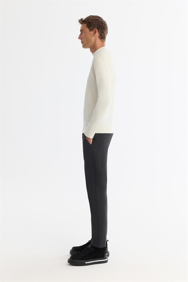 Ekru Yarım Balıkçı Yaka Soft Touch Triko Kazak