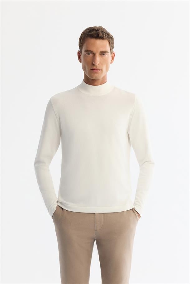 Ekru Yarım Balıkçı Yaka Rayon Triko Kazak