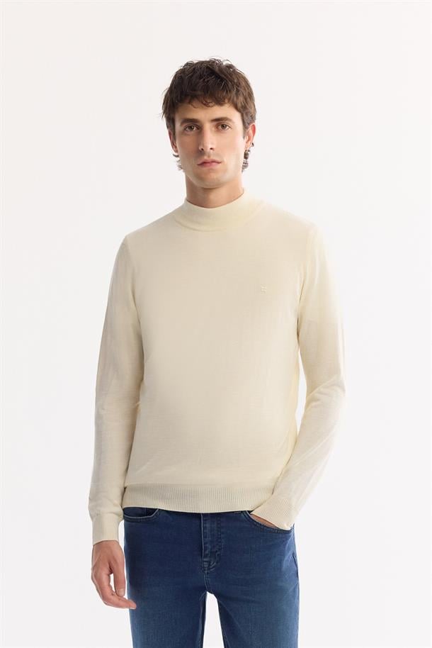 Ekru Yarım Balıkçı Yaka Yün Karışımlı Triko Kazak