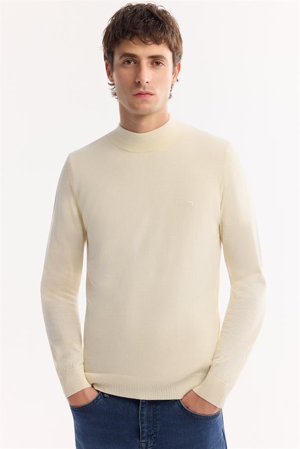 Ekru Yarım Balıkçı Yaka Yün Karışımlı Triko Kazak