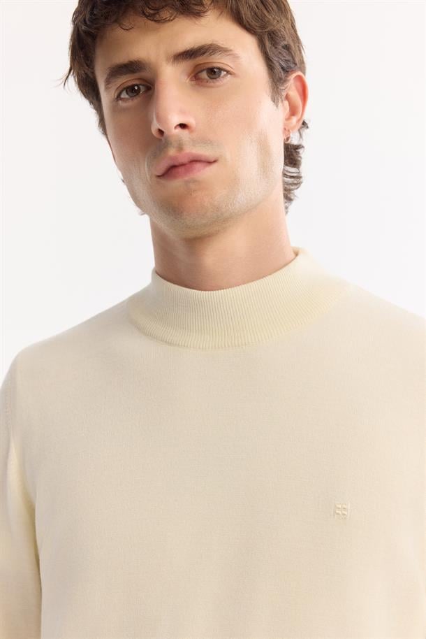 Ekru Yarım Balıkçı Yaka Yün Karışımlı Triko Kazak