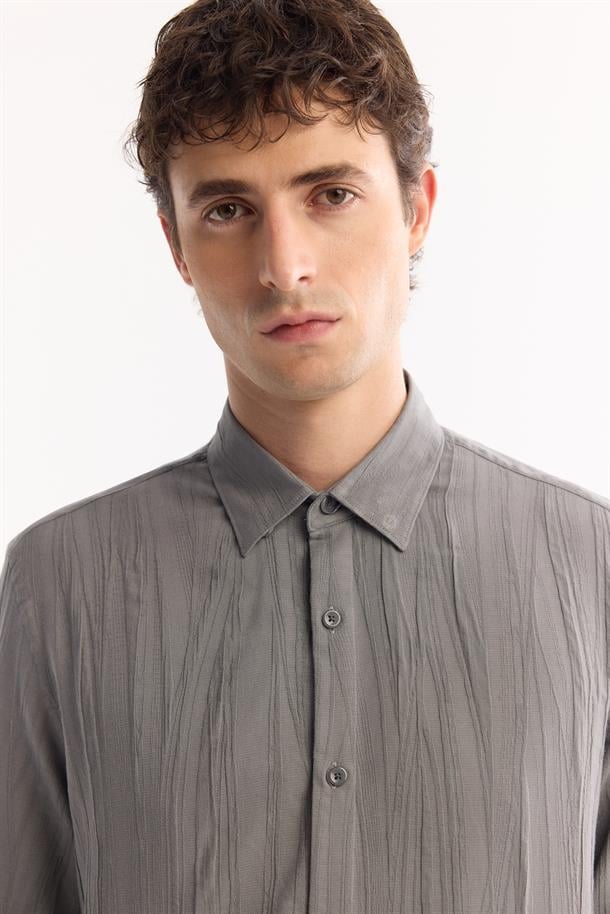 Gri Düğmeli Yaka Pamuklu Soft Touch Dokulu Gömlek