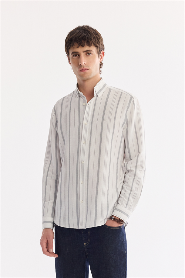 Gri Alttan Britli Yaka Çizgili Dokulu Elastan Gömlek