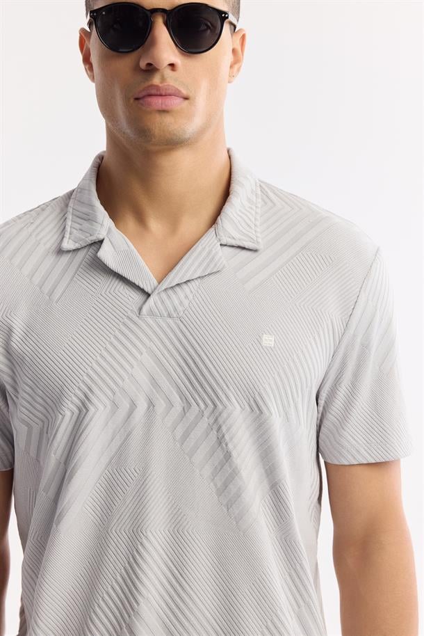 Gri Apaj Yaka Çizgili Jakarlı Elastan T-Shirt