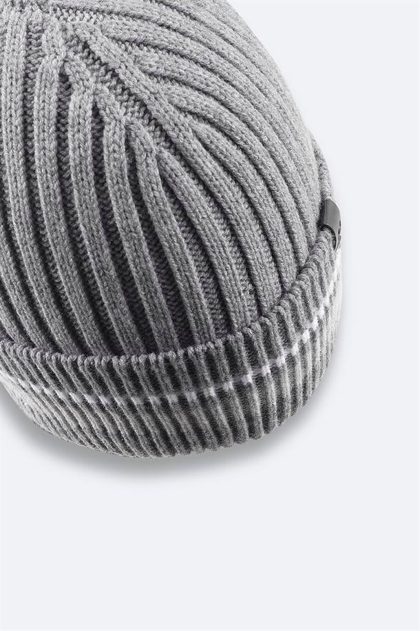 Gri Kenarlıklı Bere