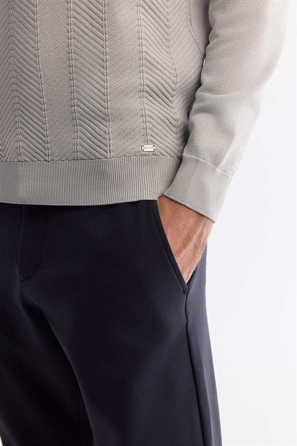 Gri Bisiklet Yaka Jakarlı Rayon Triko Kazak