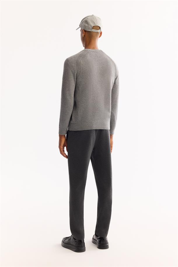 Gri Bisiklet Yaka Soft Touch Dokulu Triko Kazak