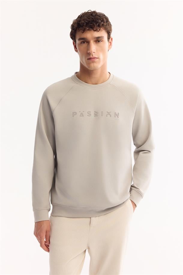 Gri Bisiklet Yaka Kolay Ütülenen Bi-Stretch Baskılı Sweatshirt