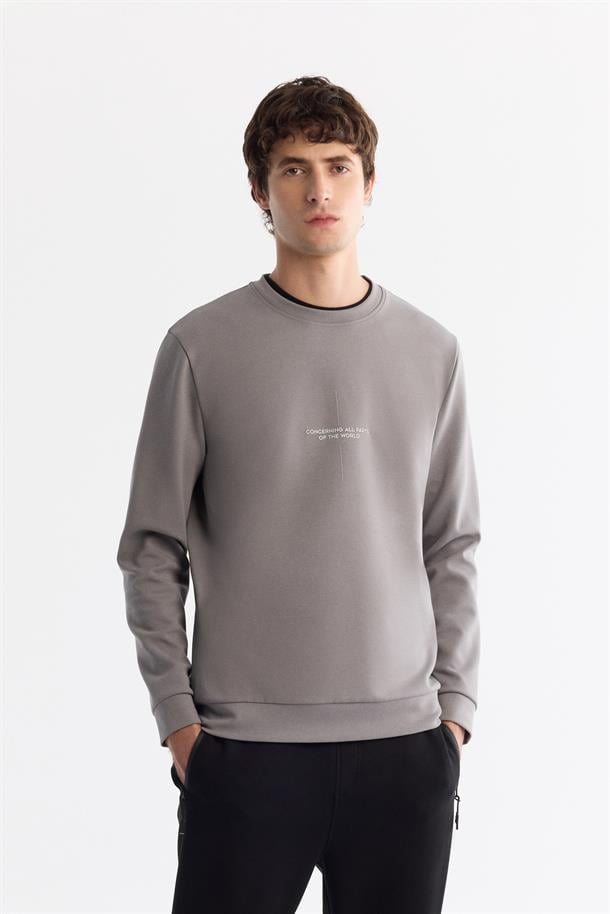 Gri Bisiklet Yaka Pamuklu Baskılı Elastan Sweatshirt
