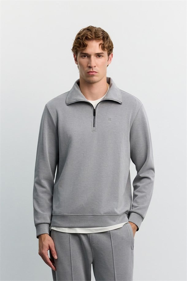 Gri Dik Yaka Fermuarlı Göğüs Gofre Baskı Logo Cupra Sweatshirt