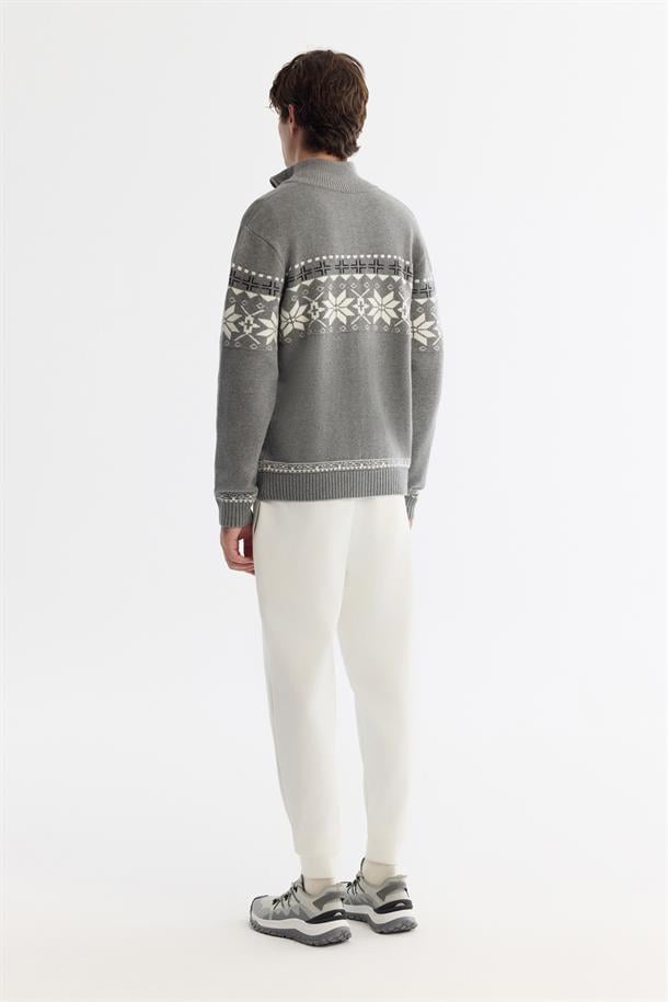 Gri Dik Yaka Fermuarlı Desenli Triko Hırka