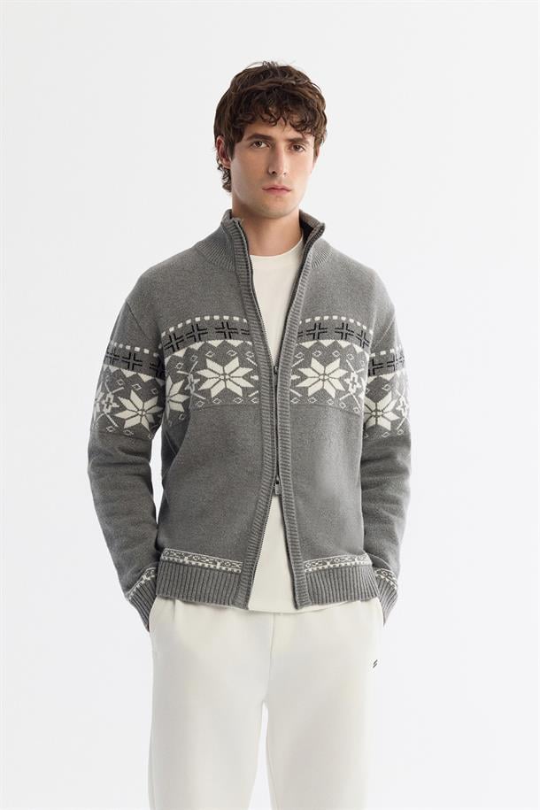 Gri Dik Yaka Fermuarlı Desenli Triko Hırka