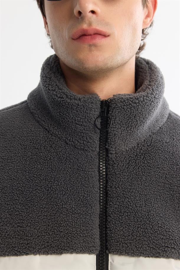 Gri Dik Yaka Su İtici Rüzgar Geçirmez Elyaf Şişme Peluş Mont