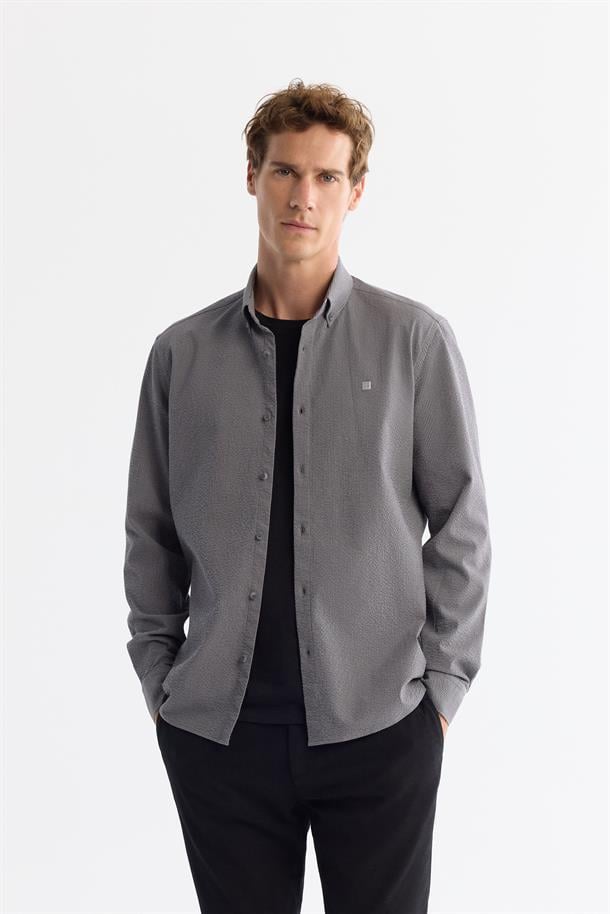 Gri Düğmeli Yaka Kolay Ütülenen Çizgili Gömlek