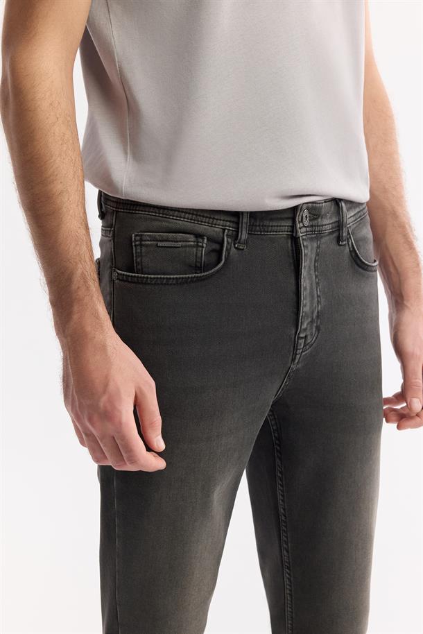 Gri Eskitme Yıkama Jean Pantolon