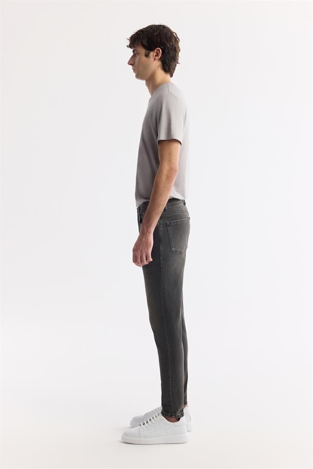 Gri Eskitme Yıkama Jean Pantolon