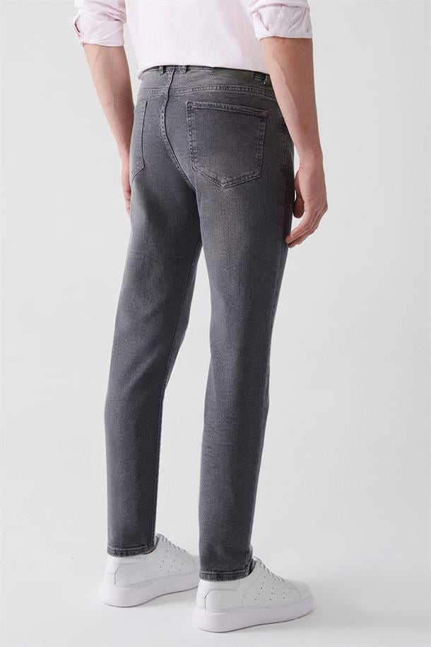 Gri Eskitme Yıkamalı Esnek Jean Pantolon